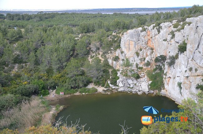 Vue depuis le sommet du Gouffre de l'oeil Doux avec les étangs