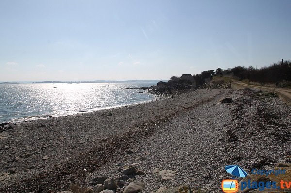 Grève en galets à Roscoff