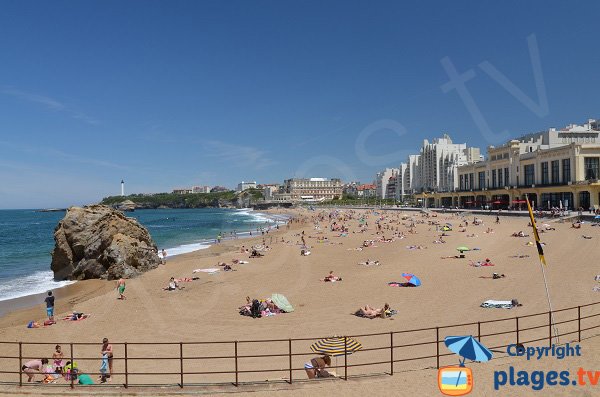 Spiaggia centro di Biarritz in estate