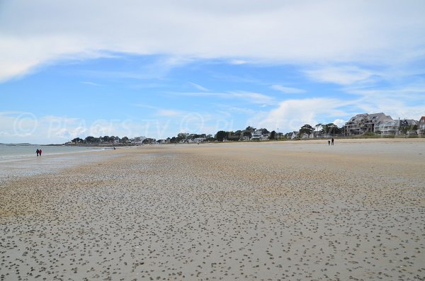 Grande Plage du centre ville de Carnac - marée basse