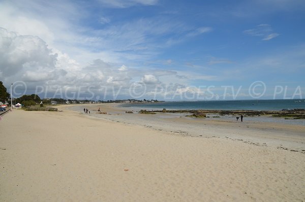 Beach near the Carnac port