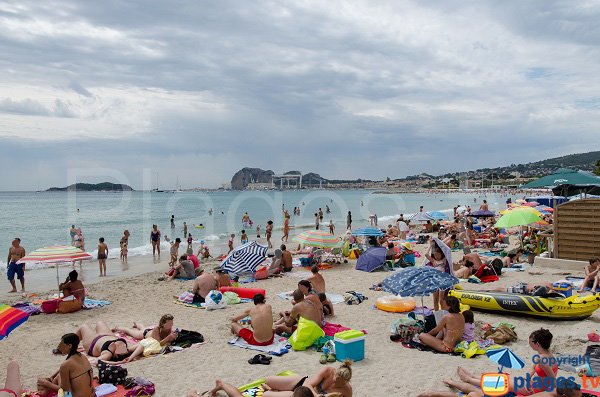 Großer Strand von La Ciotat im Sommer