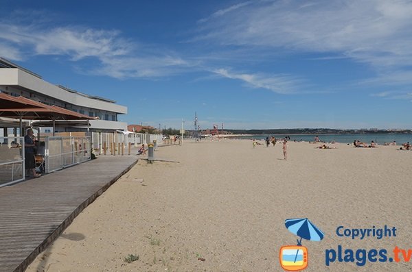 Restaurants le long de la Grande Plage de Fos sur Mer