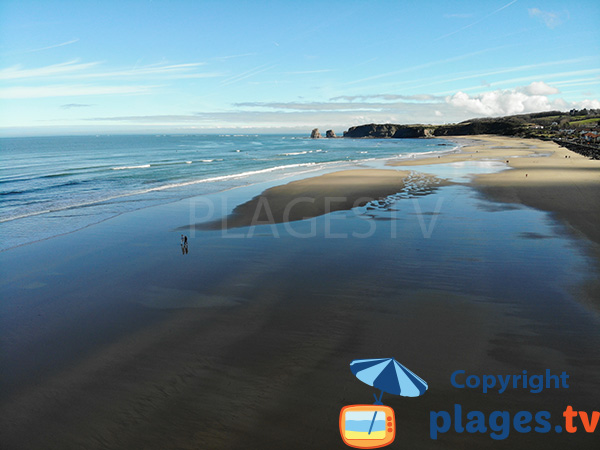 Grande plage de sable à Hendaye