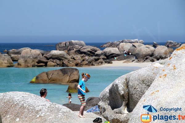 Rocce intorno alla Grande Spiaggia di Ménéham a Kerlouan