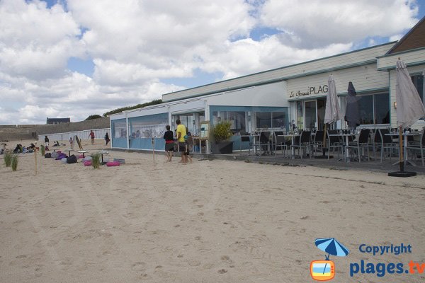 Restaurant of Port-Louis beach in Brittany