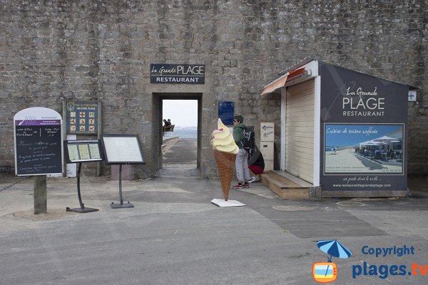 Accès à la plage de Port-Louis