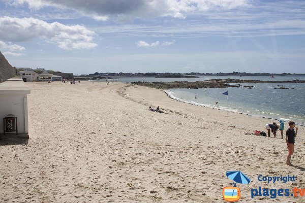 Photo de la grande plage de Port Louis