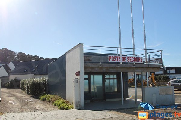 Poste de secours de la plage de Primel-Trégastel 