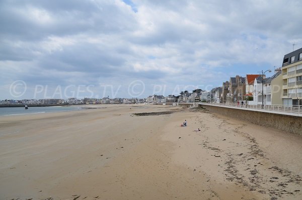 Photo of main beach of Quiberon near the Casino