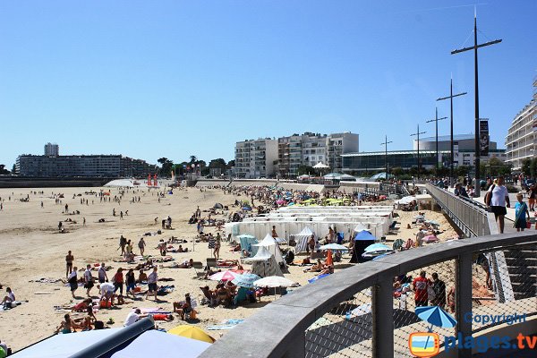 Cabines de bains sur la plage des Sables d'Olonne