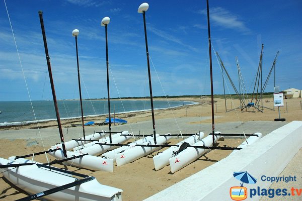 Wetr sports centres on the Sion beach - Saint Hilaire de Riez