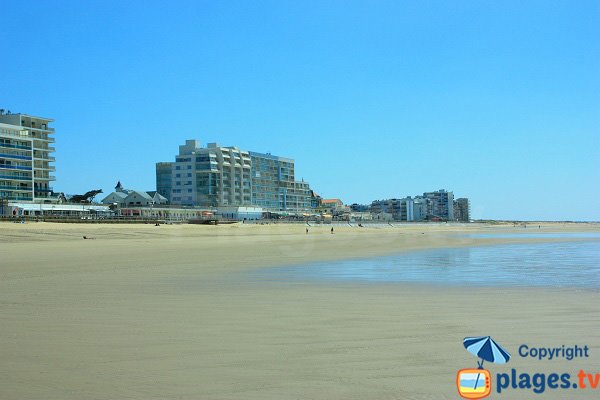 Plage au niveau du centre de St Gilles Croix de Vie - Vendée