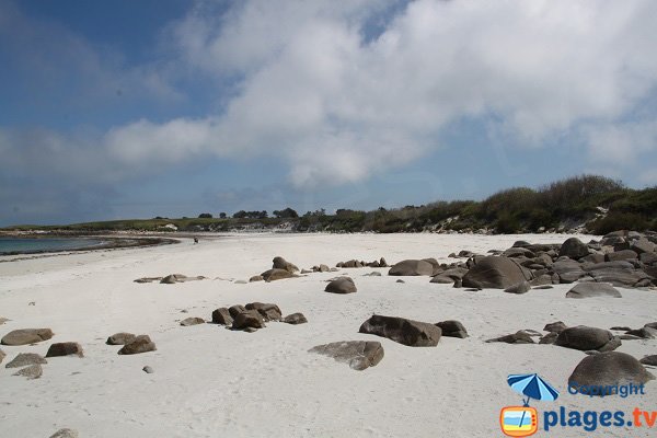 Grande plage de sable sur l'ile de Batz