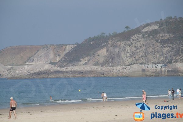 Port sur la plage des Sables d'Or les Pins