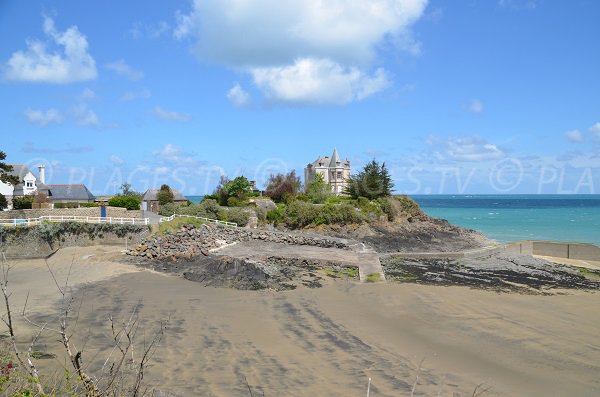 Beach of Grève Noire in Saint-Quay Portrieux at low tide