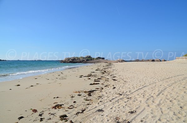 Liaison entre les plages de la Grève Blanche et rose