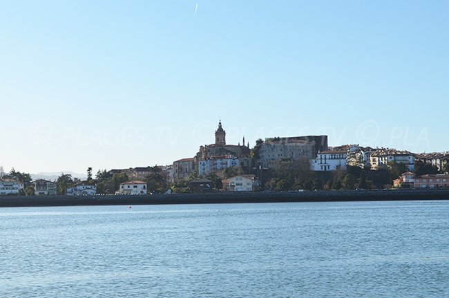 Hondarribia: vue depuis Hendaye