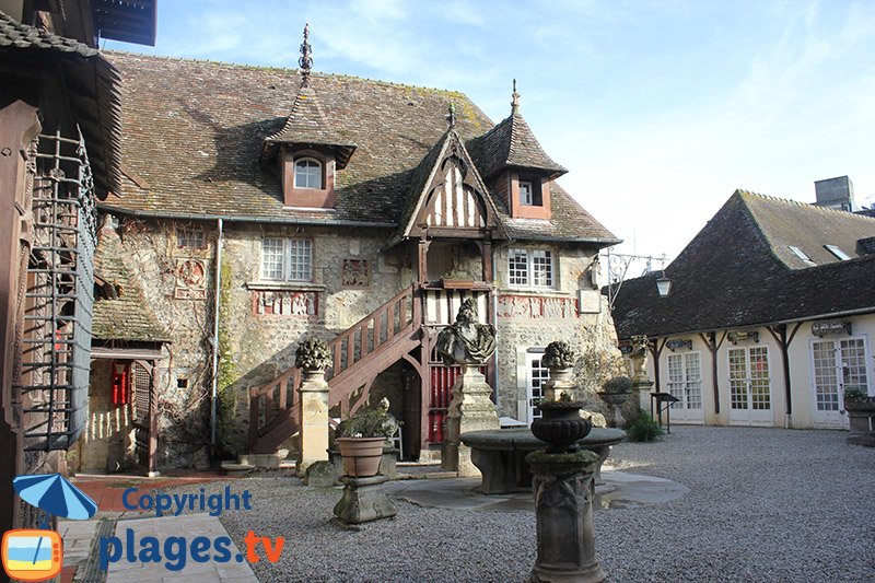 Intérieur du village d'Art de Dives sur Mer