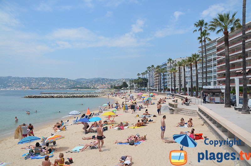 Une des rares plages publiques de Juan les Pins