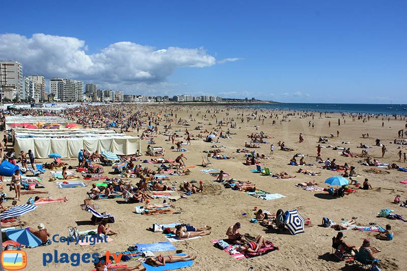 Les Sables d'Olonne et sa grande plage en été