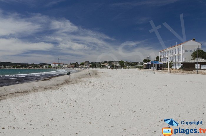 Les Sablettes - the main beach of La Seyne sur Mer