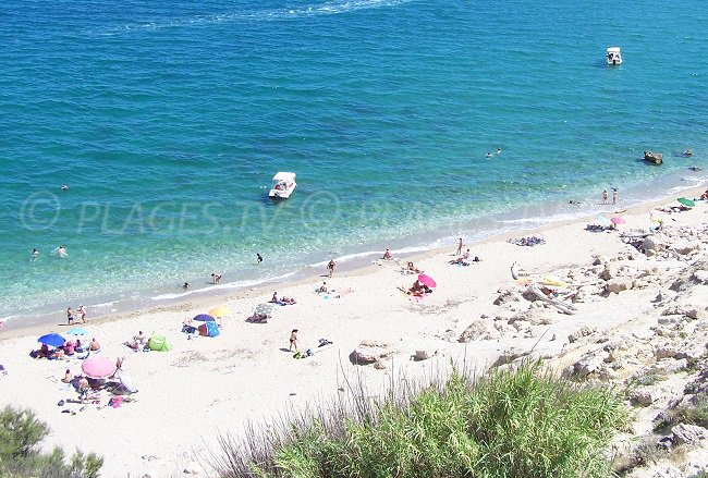 Crique cachée dans les falaises de Leucate