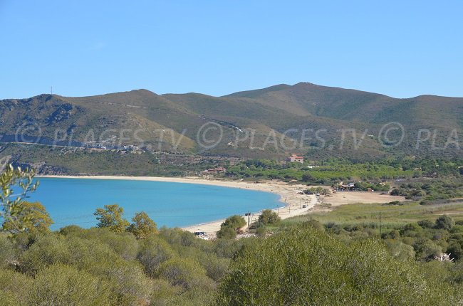 Plage de Lozari au nord d'Ile Rousse