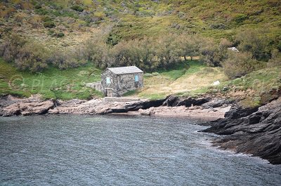 Maison sur le littoral dans le golfe d'Alisu dans le Cap Corse