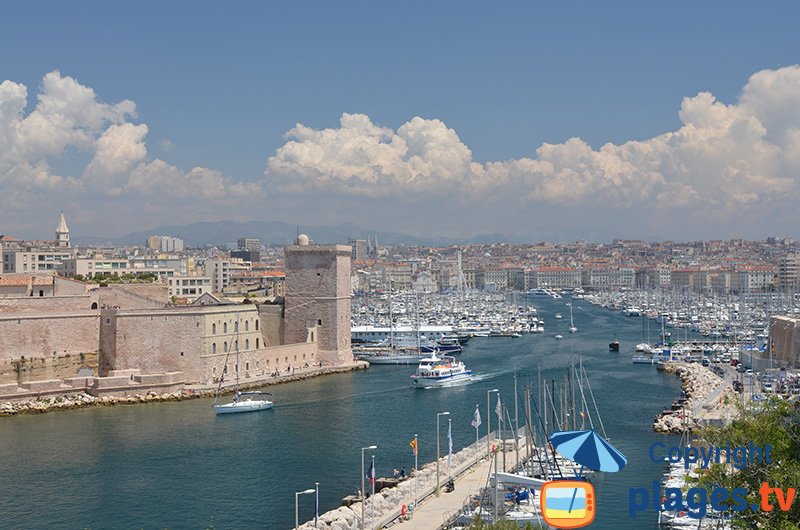 Port de Marseille avec le chateau