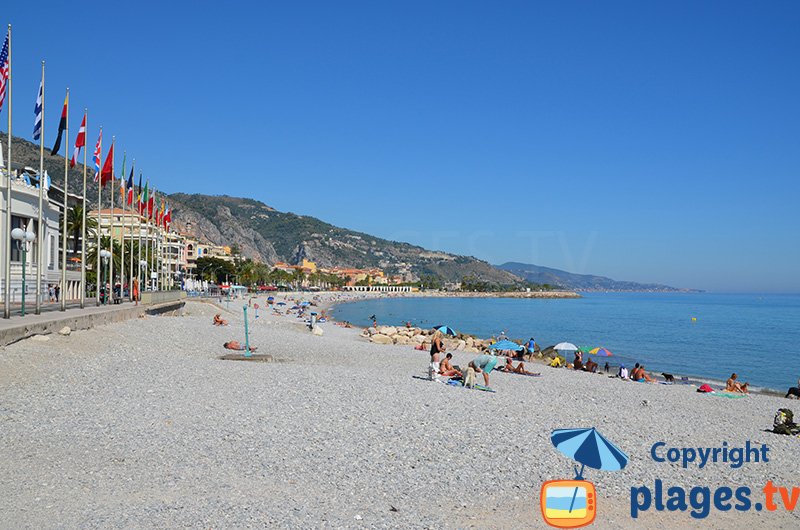 Menton : la plage au niveau du Casino