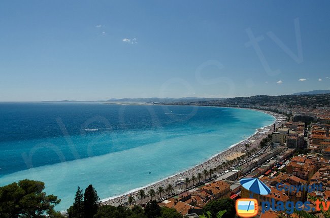 Le Vieux Nice et la plage vue depuis la colline du chateau