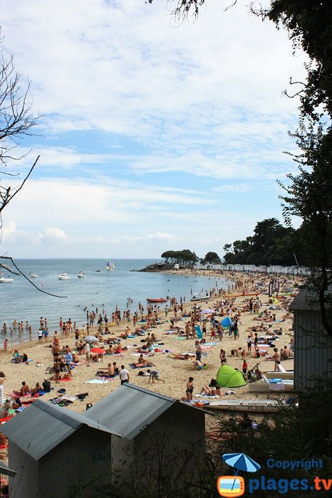 Le spiagge di Dames in piena estate con le sue cabine da spiaggia