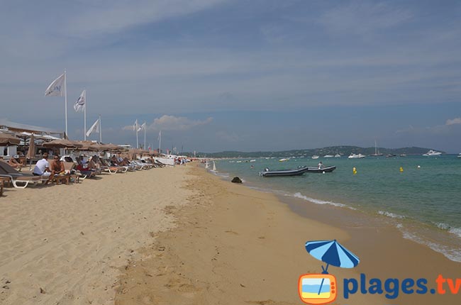 La plage de Pampelonne au niveau d'une plage privée