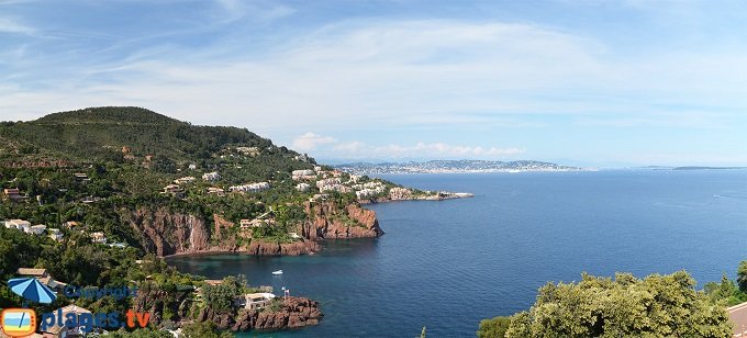 Panorama depuis la Corniche d'Or vers Cannes