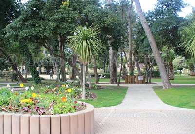 Parc dans le centre-ville de Balaruc les Bains