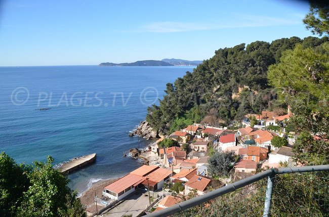 I capanni sui fianchi della collina della spiaggia del Pin de Galle - Francia