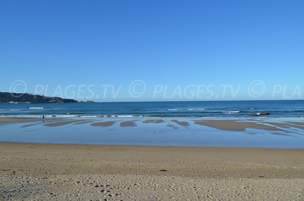 Low tide on the Hendaye beach - 2 jumeaux