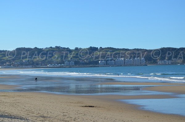 Vue sur l'Espagne depuis la plage des deux Jumeaux