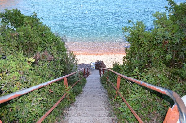 Access to the Abel Baliff beach in Agay