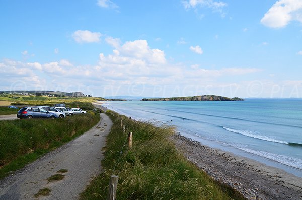 Plage de l'Aber avec l'île en arrière-plan - Presqu'ile de Crozon