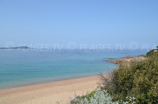 Partie nord de la plage d'Agosta à Porticcio