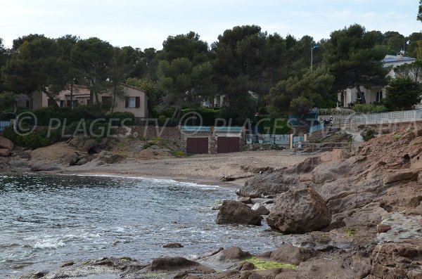 Überblick über den Strand von Aiguebonne in St. Raphaël