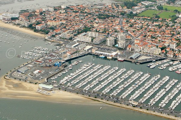 Beach near the port of Arcachon - France