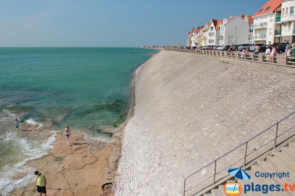 Plage le long de la promenade d'Ambleteuse