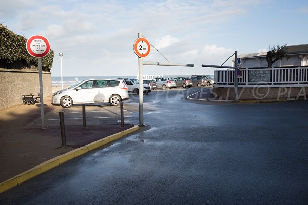 Parking of Ammonites beach