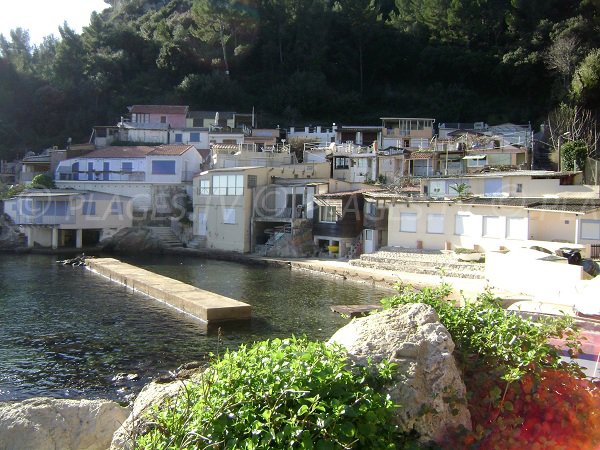 Cabanas in San Peyre cove in Toulon