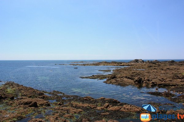 Rochers de la côte sauvage autour de l'anse du Vieux Moulin