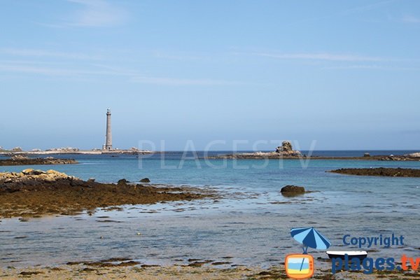 Vue sur l'ile vierge depuis la plage d'Aod ar Reun de Plouguerneau
