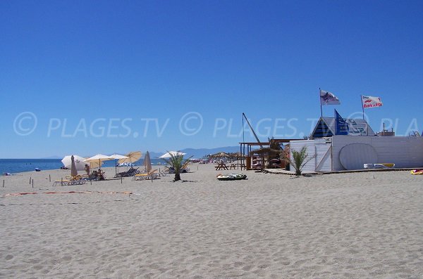 Private beaches next to Aqualand in Leucate